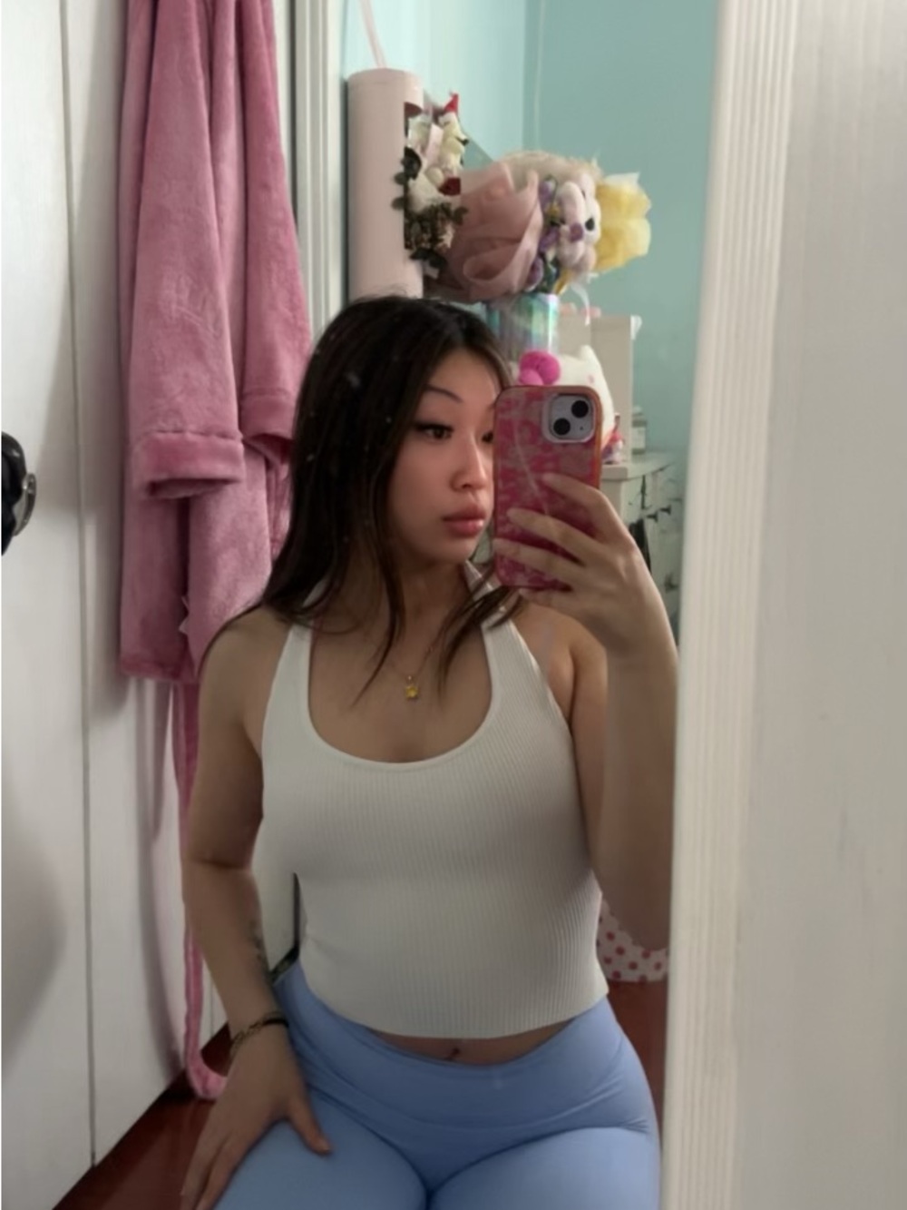Aritzia Babaton Sculpt Knit 
Women’s White Ribbed Tank Top - Classic Scoop Neck
